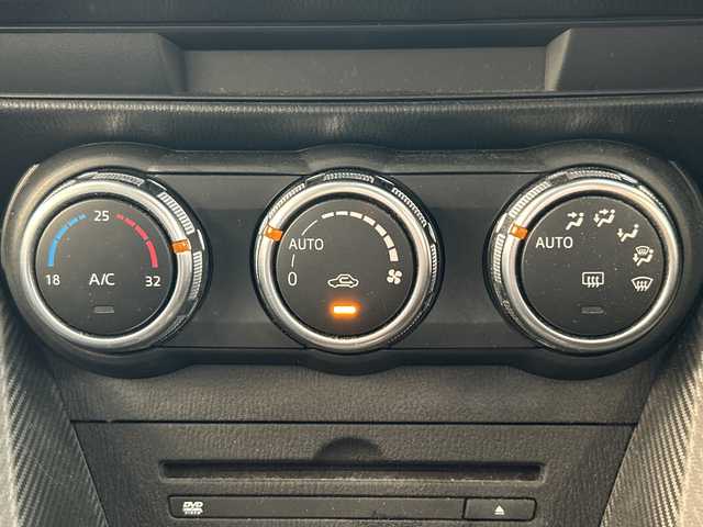 マツダ デミオ XD ツーリング 岐阜県 2015(平27)年 4.1万km ブルーリフレックスマイカ 純正SDナビ/DVD再生/Bluetooth/USB入力端子/フルセグTV/バックモニター/クルーズコントロール/ブラインドスポットモニター/コーナーセンサー前後/ETC/プッシュスタート/スマートキー/ドアバイザー/アイドリングストップ/パドルシフト/前後ドライブレコーダー/純正マット/純正アルミホイール/オートライト/LEDヘッドライト