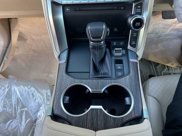 トヨタ ランドクルーザー ZX 栃木県 2024(令6)年 0.1千km プレシャスホワイトパール ワンオーナー/モデリスタエアロ/リヤエンターテインメントシステム/JBLプレミアムサウンド/寒冷地仕様/ルーフレール/本革シート/クールボックス/電動リヤデフロック/タイヤ空気圧警報システム/パノラミックビューモニター/マルチテレインモニター