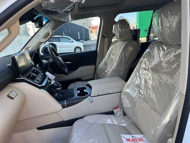 トヨタ ランドクルーザー ZX 栃木県 2024(令6)年 0.1千km プレシャスホワイトパール ワンオーナー/モデリスタエアロ/リヤエンターテインメントシステム/JBLプレミアムサウンド/寒冷地仕様/ルーフレール/本革シート/クールボックス/電動リヤデフロック/タイヤ空気圧警報システム/パノラミックビューモニター/マルチテレインモニター