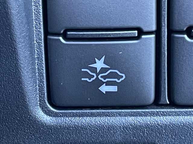 トヨタ ノア Si ダブルバイビーⅢ 東京都 2021(令3)年 3.3万km ホワイトパールクリスタルシャイン 純正9型ナビ/バックカメラ/フルセグTV/Bluetooth/ETC/両側電動スライドドア/トヨタセーフティセンス/・衝突軽減装置/・車線逸脱警報装置/・横滑り防止装置/前後ドライブレコーダー/前後コーナーセンサー/純正フロアマット/純正サイドバイザー/スマートキー