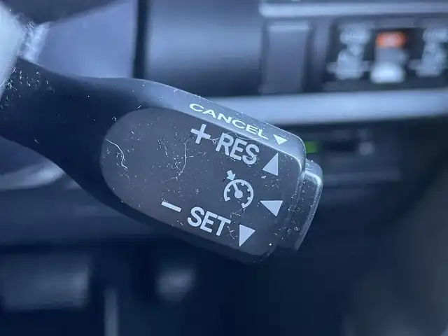 トヨタ ノア Si ダブルバイビーⅢ 東京都 2021(令3)年 3.3万km ホワイトパールクリスタルシャイン 純正9型ナビ/バックカメラ/フルセグTV/Bluetooth/ETC/両側電動スライドドア/トヨタセーフティセンス/・衝突軽減装置/・車線逸脱警報装置/・横滑り防止装置/前後ドライブレコーダー/前後コーナーセンサー/純正フロアマット/純正サイドバイザー/スマートキー