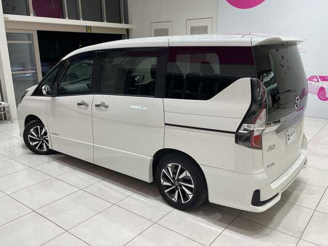 日産 セレナ ハイウェイスター V 埼玉県 2020(令2)年 5.8万km ブリリアントホワイトパール プロパイロット/Panasonicナビ/　　CD/DVD/BT/フルセグ/全方位カメラ/パーキングアシスト/フリップダウンモニター/両側電動スライドドア/レーダークルーズコントロール/パーキングセンサー/純正16インチアルミホイール/LEDヘッドライト/スマートキー×2/ETC/禁煙車