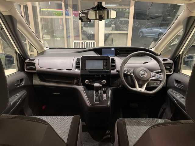 日産 セレナ ハイウェイスター V 埼玉県 2020(令2)年 5.8万km ブリリアントホワイトパール プロパイロット/Panasonicナビ/　　CD/DVD/BT/フルセグ/全方位カメラ/パーキングアシスト/フリップダウンモニター/両側電動スライドドア/レーダークルーズコントロール/パーキングセンサー/純正16インチアルミホイール/LEDヘッドライト/スマートキー×2/ETC/禁煙車