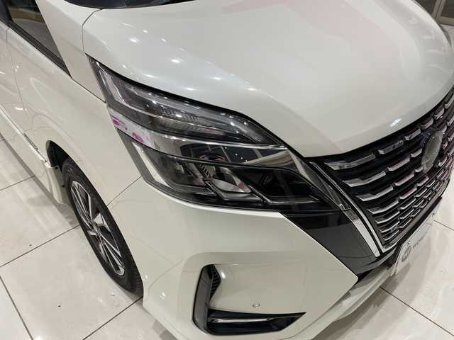 日産 セレナ ハイウェイスター V 埼玉県 2020(令2)年 5.8万km ブリリアントホワイトパール プロパイロット/Panasonicナビ/　　CD/DVD/BT/フルセグ/全方位カメラ/パーキングアシスト/フリップダウンモニター/両側電動スライドドア/レーダークルーズコントロール/パーキングセンサー/純正16インチアルミホイール/LEDヘッドライト/スマートキー×2/ETC/禁煙車