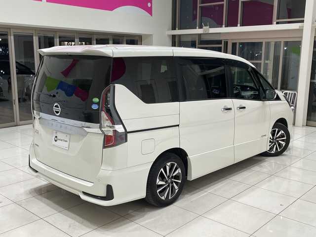 日産 セレナ ハイウェイスター V 埼玉県 2020(令2)年 5.8万km ブリリアントホワイトパール プロパイロット/Panasonicナビ/　　CD/DVD/BT/フルセグ/全方位カメラ/パーキングアシスト/フリップダウンモニター/両側電動スライドドア/レーダークルーズコントロール/パーキングセンサー/純正16インチアルミホイール/LEDヘッドライト/スマートキー×2/ETC/禁煙車