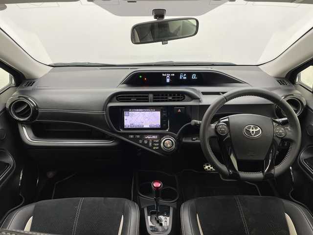 トヨタ アクア G G’s 長野県 2015(平27)年 6.9万km ブラックマイカ ワンオーナー/純正SDナビ&フルセグTV&CD&DVD&BT/クルーズコントロール/前席シートヒーター/バックカメラ/ETC/LEDヘッドライト/オートライト/電動格納ミラー/社外/スマートキー/スペアキー/社外16インチAW付スタッドレスタイヤ装着/純正17インチAW付サマータイヤ積込/純正フロアマット/プッシュスタート/スマートキー/スペアキー1本/取扱説明書/新車保証書