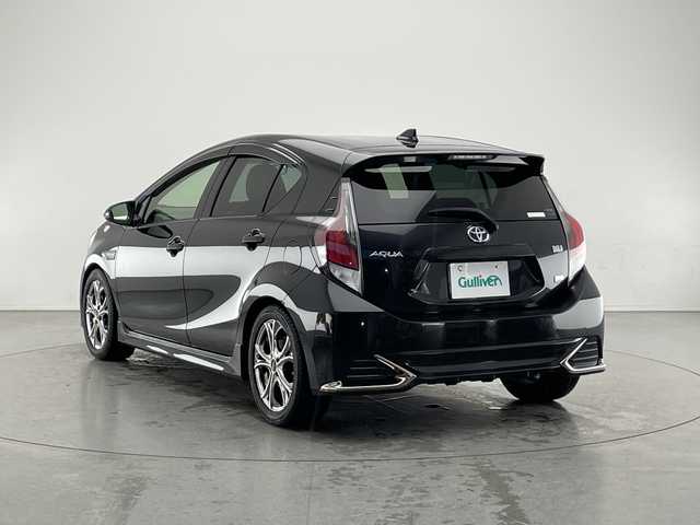 トヨタ アクア G G’s 長野県 2015(平27)年 6.9万km ブラックマイカ ワンオーナー/純正SDナビ&フルセグTV&CD&DVD&BT/クルーズコントロール/前席シートヒーター/バックカメラ/ETC/LEDヘッドライト/オートライト/電動格納ミラー/社外/スマートキー/スペアキー/社外16インチAW付スタッドレスタイヤ装着/純正17インチAW付サマータイヤ積込/純正フロアマット/プッシュスタート/スマートキー/スペアキー1本/取扱説明書/新車保証書