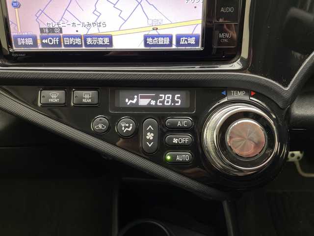 トヨタ アクア G G’s 長野県 2015(平27)年 6.9万km ブラックマイカ ワンオーナー/純正SDナビ&フルセグTV&CD&DVD&BT/クルーズコントロール/前席シートヒーター/バックカメラ/ETC/LEDヘッドライト/オートライト/電動格納ミラー/社外/スマートキー/スペアキー/社外16インチAW付スタッドレスタイヤ装着/純正17インチAW付サマータイヤ積込/純正フロアマット/プッシュスタート/スマートキー/スペアキー1本/取扱説明書/新車保証書