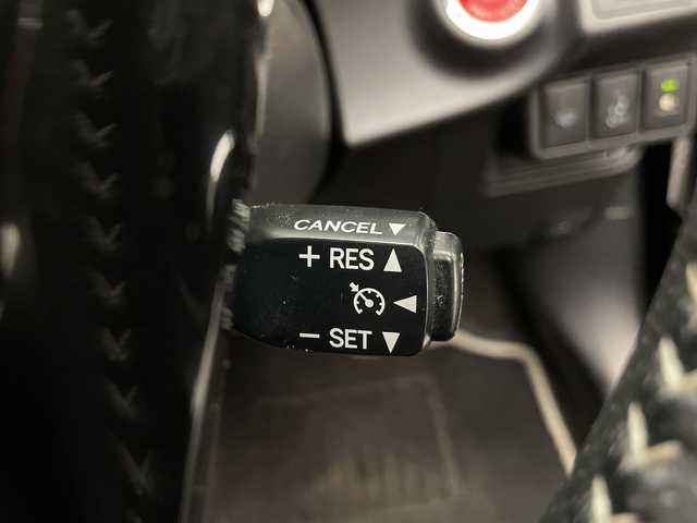 トヨタ アクア G G’s 長野県 2015(平27)年 6.9万km ブラックマイカ ワンオーナー/純正SDナビ&フルセグTV&CD&DVD&BT/クルーズコントロール/前席シートヒーター/バックカメラ/ETC/LEDヘッドライト/オートライト/電動格納ミラー/社外/スマートキー/スペアキー/社外16インチAW付スタッドレスタイヤ装着/純正17インチAW付サマータイヤ積込/純正フロアマット/プッシュスタート/スマートキー/スペアキー1本/取扱説明書/新車保証書