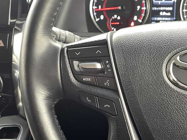 トヨタ アルファード S Cパッケージ 熊本県 2019(平31)年 5.2万km ホワイトパールクリスタルシャイン 禁煙車/純正９インチナビ　/（Bluetooth/フルセグTV/CD・DVD・SD）/純正フリップダウンモニター　/両側電動スライドドア　/レーダークルーズコントロール　/衝突軽減ブレーキ　/３眼ＬＥＤヘッドライト　/ビルトインＥＴＣ　/前席シートヒーター　/エアシート　/電動リアゲード/バックカメラ/デジタルインナーミラー/ステアリングヒーター　/ブラインドスポットモニター/助手席・2列目オットマン/純正フロアマット/純正１８インチAW/オートライト/オートマチックハイビーム/スマートキー/プッシュスタート/保証書
