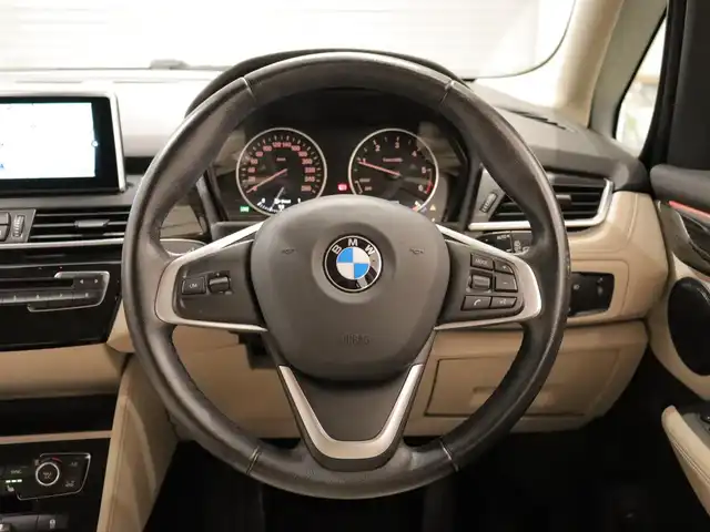 ＢＭＷ ２１８ｄ グランツアラー ラグジュアリー 静岡県 2016(平28)年 2.8万km プラチナシルバー ベージュレザーシート /シートヒーター /インテリジェントセーフティ /LKA /歩行者警告 /衝突軽減ブレーキ/ドラレコ /LEDヘッドライト /パワーシート /パワーバックドア /ETC /バックカメラ