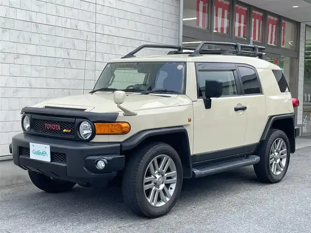 トヨタ ＦＪクルーザー ファイナルエディション 埼玉県 2018(平30)年 6.2万km ベージュ ワンオーナー/特別仕様車/4WD/A-TRAC/デフロック/純正ナビTV/バックカメラ/クルーズコントロール/ステアリングスイッチ/純正ルーフラック/専用２０インチアルミホイール/シートヒーター/シートカバー/コーナーセンサー/LEDヘッドライト/ETC/スペアキー/新車保証書/取扱説明書