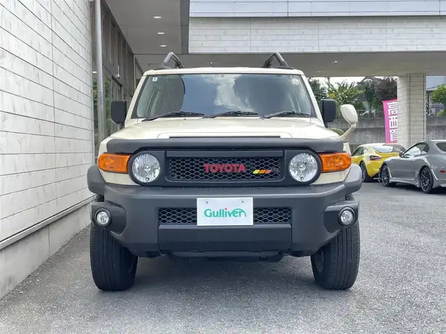 トヨタ ＦＪクルーザー ファイナルエディション 埼玉県 2018(平30)年 6.2万km ベージュ ワンオーナー/特別仕様車/4WD/A-TRAC/デフロック/純正ナビTV/バックカメラ/クルーズコントロール/ステアリングスイッチ/純正ルーフラック/専用２０インチアルミホイール/シートヒーター/シートカバー/コーナーセンサー/LEDヘッドライト/ETC/スペアキー/新車保証書/取扱説明書