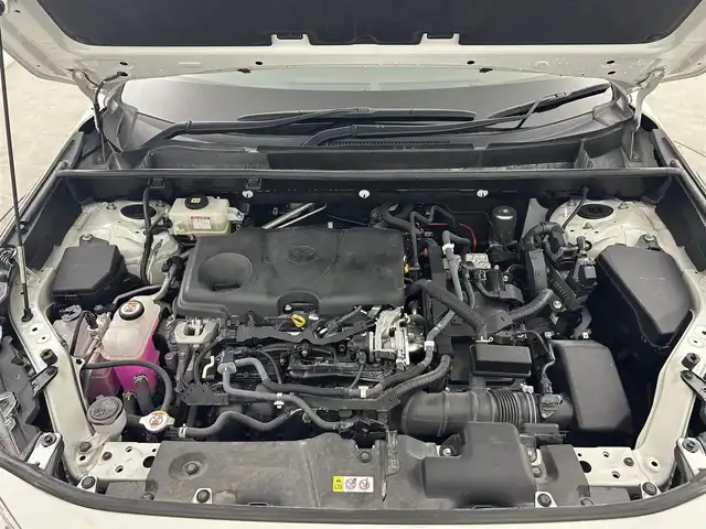 トヨタ ＲＡＶ４ ハイブリットX 大分県 2021(令3)年 6.4万km ホワイトパールクリスタルシャイン トヨタセーフティセンス/・衝突被害軽減システム/・レーンアシスト/・レーダークルーズコントロール/・コーナーセンサー/・オートマチックハイビーム/純正ディスプレイオーディオ/（フルセグ/Bluetooth)/前後ドライブレコーダー/走行モード切替/（スポーツ/ECO/ノーマル）/バックカメラ/ビルトインETC/オートブレーキホールド/電動パーキングブレーキ/オートリトラミラー/ステアリングスイッチ/純正アルミホイール