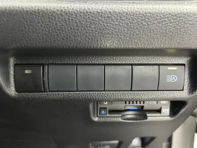 トヨタ ＲＡＶ４ ハイブリットX 大分県 2021(令3)年 6.4万km ホワイトパールクリスタルシャイン トヨタセーフティセンス/・衝突被害軽減システム/・レーンアシスト/・レーダークルーズコントロール/・コーナーセンサー/・オートマチックハイビーム/純正ディスプレイオーディオ/（フルセグ/Bluetooth)/前後ドライブレコーダー/走行モード切替/（スポーツ/ECO/ノーマル）/バックカメラ/ビルトインETC/オートブレーキホールド/電動パーキングブレーキ/オートリトラミラー/ステアリングスイッチ/純正アルミホイール
