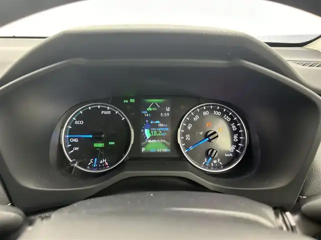 トヨタ ＲＡＶ４ ハイブリットX 大分県 2021(令3)年 6.4万km ホワイトパールクリスタルシャイン トヨタセーフティセンス/・衝突被害軽減システム/・レーンアシスト/・レーダークルーズコントロール/・コーナーセンサー/・オートマチックハイビーム/純正ディスプレイオーディオ/（フルセグ/Bluetooth)/前後ドライブレコーダー/走行モード切替/（スポーツ/ECO/ノーマル）/バックカメラ/ビルトインETC/オートブレーキホールド/電動パーキングブレーキ/オートリトラミラー/ステアリングスイッチ/純正アルミホイール