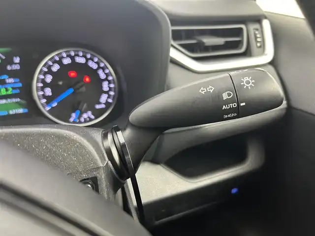 トヨタ ＲＡＶ４ ハイブリットX 大分県 2021(令3)年 6.4万km ホワイトパールクリスタルシャイン トヨタセーフティセンス/・衝突被害軽減システム/・レーンアシスト/・レーダークルーズコントロール/・コーナーセンサー/・オートマチックハイビーム/純正ディスプレイオーディオ/（フルセグ/Bluetooth)/前後ドライブレコーダー/走行モード切替/（スポーツ/ECO/ノーマル）/バックカメラ/ビルトインETC/オートブレーキホールド/電動パーキングブレーキ/オートリトラミラー/ステアリングスイッチ/純正アルミホイール