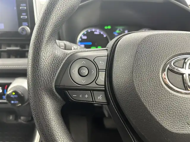トヨタ ＲＡＶ４ ハイブリットX 大分県 2021(令3)年 6.4万km ホワイトパールクリスタルシャイン トヨタセーフティセンス/・衝突被害軽減システム/・レーンアシスト/・レーダークルーズコントロール/・コーナーセンサー/・オートマチックハイビーム/純正ディスプレイオーディオ/（フルセグ/Bluetooth)/前後ドライブレコーダー/走行モード切替/（スポーツ/ECO/ノーマル）/バックカメラ/ビルトインETC/オートブレーキホールド/電動パーキングブレーキ/オートリトラミラー/ステアリングスイッチ/純正アルミホイール