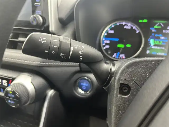 トヨタ ＲＡＶ４ ハイブリットX 大分県 2021(令3)年 6.4万km ホワイトパールクリスタルシャイン トヨタセーフティセンス/・衝突被害軽減システム/・レーンアシスト/・レーダークルーズコントロール/・コーナーセンサー/・オートマチックハイビーム/純正ディスプレイオーディオ/（フルセグ/Bluetooth)/前後ドライブレコーダー/走行モード切替/（スポーツ/ECO/ノーマル）/バックカメラ/ビルトインETC/オートブレーキホールド/電動パーキングブレーキ/オートリトラミラー/ステアリングスイッチ/純正アルミホイール