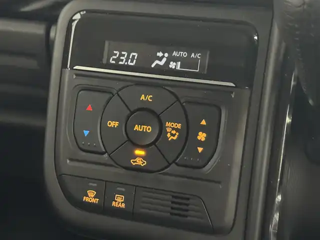 スズキ スペーシア カスタム HYBRID XS 滋賀県 2024(令6)年 0.4万km ブルーイッシュブラックパール3 禁煙車/純正9型ディスプレイオーディオ/（フルセグTV/BT/AppleCarplay/AndroidAuto/FM/AM）/スズキセーフティサポート/・デュアルセンサーブレーキサポートII/・低速時ブレーキサポート（前進・後退）/・誤発進抑制機能（前方・後方）/・車線逸脱警報機能/・車線逸脱抑制機能/・車線維持支援機能/・アダプティブクルーズコントロール（全車速追従・停止保持機能付き）/・標識認識機能/・発進お知らせ機能/・ハイビームアシスト/・パーキングセンサー（前後）/全方位カメラ/ハーフレザーシート/前席シートヒーター/ステアリングヒーター/革巻きステアリング/リアサーキュレーター/LEDヘッドライト/フォグランプ