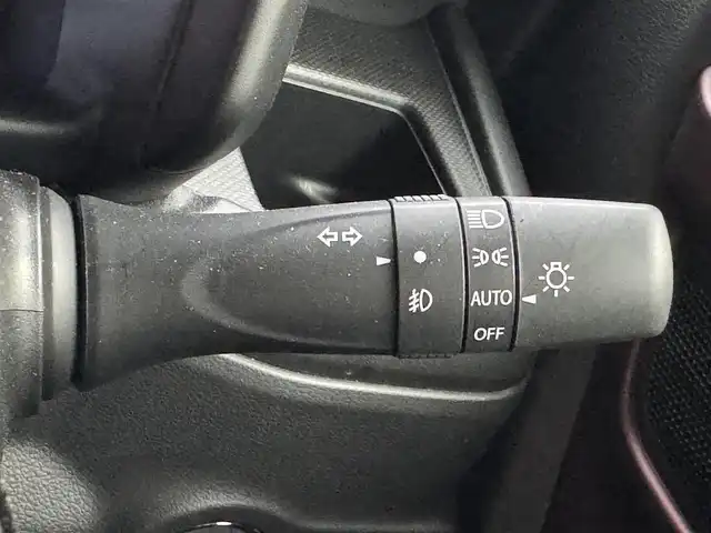 スズキ スペーシア カスタム HYBRID XS 滋賀県 2024(令6)年 0.4万km ブルーイッシュブラックパール3 禁煙車/純正9型ディスプレイオーディオ/（フルセグTV/BT/AppleCarplay/AndroidAuto/FM/AM）/スズキセーフティサポート/・デュアルセンサーブレーキサポートII/・低速時ブレーキサポート（前進・後退）/・誤発進抑制機能（前方・後方）/・車線逸脱警報機能/・車線逸脱抑制機能/・車線維持支援機能/・アダプティブクルーズコントロール（全車速追従・停止保持機能付き）/・標識認識機能/・発進お知らせ機能/・ハイビームアシスト/・パーキングセンサー（前後）/全方位カメラ/ハーフレザーシート/前席シートヒーター/ステアリングヒーター/革巻きステアリング/リアサーキュレーター/LEDヘッドライト/フォグランプ
