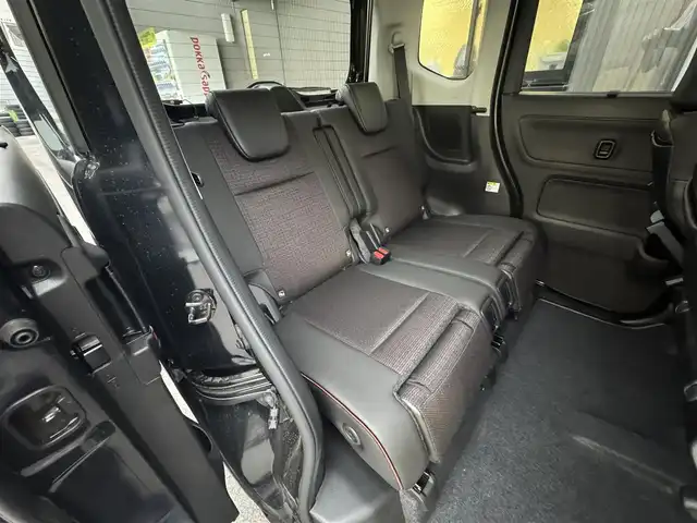 スズキ スペーシア カスタム HYBRID XS 滋賀県 2024(令6)年 0.4万km ブルーイッシュブラックパール3 禁煙車/純正9型ディスプレイオーディオ/（フルセグTV/BT/AppleCarplay/AndroidAuto/FM/AM）/スズキセーフティサポート/・デュアルセンサーブレーキサポートII/・低速時ブレーキサポート（前進・後退）/・誤発進抑制機能（前方・後方）/・車線逸脱警報機能/・車線逸脱抑制機能/・車線維持支援機能/・アダプティブクルーズコントロール（全車速追従・停止保持機能付き）/・標識認識機能/・発進お知らせ機能/・ハイビームアシスト/・パーキングセンサー（前後）/全方位カメラ/ハーフレザーシート/前席シートヒーター/ステアリングヒーター/革巻きステアリング/リアサーキュレーター/LEDヘッドライト/フォグランプ