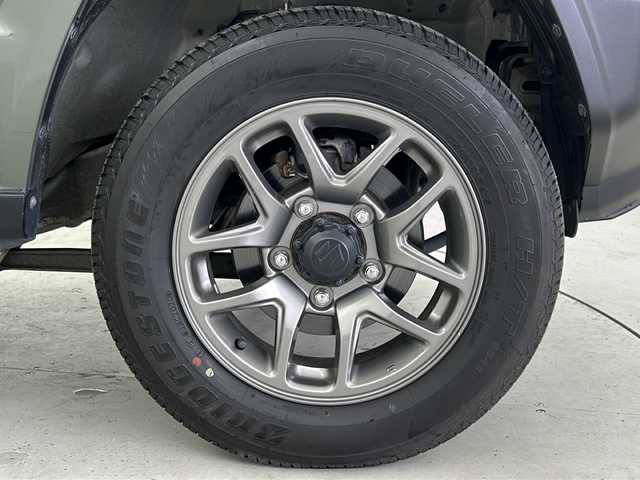 スズキ ジムニー XC 宮城県 2020(令2)年 4.2万km ジャングルグリーン デュアルセンサーブレーキサポート/スズキセーフティサポート	/・車線逸脱抑制制御機能	/・車線逸脱警報機能	/・パーキングソナー	/・横滑り防止装置/・ハイビームアシスト	/クルーズコントロール/ストラーダ7型ナビ/・CD.DVD.SD.BT/フルセグTV/バックカメラ/前席シートヒーター/ドライブレコーダー（全方位）/ETC/LEDヘッドライト/フォグランプ/ステアリングスイッチ/アイドリングストップ/横滑り防止装置/プッシュスタート/スマートキー/ダウンヒルアシストコントロール/純正16inAW/純正フロアマット/純正ドアバイザー/マットガード
