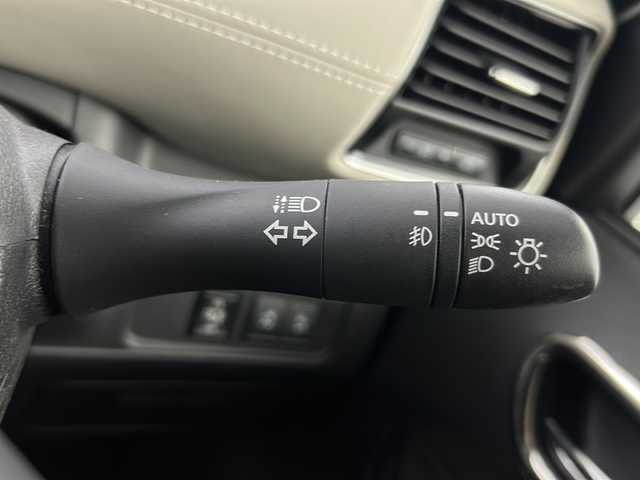 日産 セレナ ハイウェイスター V 愛知県 2021(令3)年 2.1万km ブリリアントホワイトパール 禁煙車/純正10インチナビ/（CD/DVD/Bluetooth/フルセグTV）/全方位カメラ/フリップダウンモニター/デジタルインナーミラー/プロパイロット/衝突軽減ブレーキ/レーンキープアシスト/オートマチックハイビーム/追従式クルーズコントロール/ブラインドスポットモニター/ETC/ドライブレコーダー/両側パワースライドドア/LEDヘッドライト/純正アルミホイール/アイドリングストップ/スマートキー