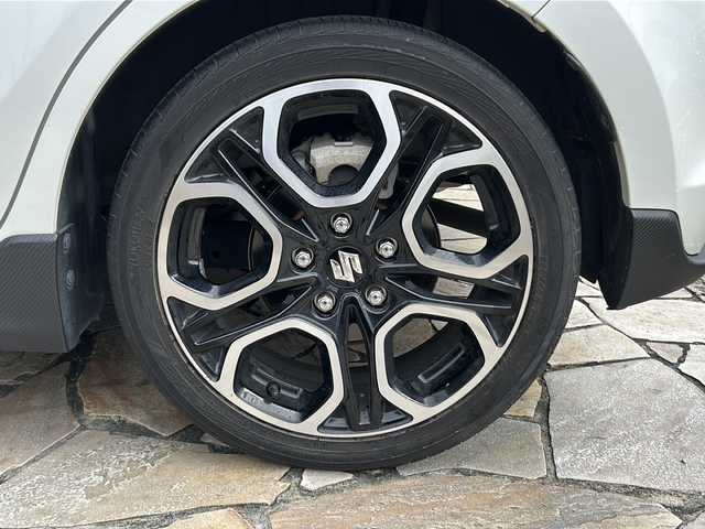 スズキ スイフト スポーツ セーフティPKG 静岡県 2018(平30)年 3.5万km ピュアホワイトP 社外ナビ(カロッツェリア)/・CD/DVD/・FM/AM/・USB/・AUX/・Bluetooth/主要装備/・ドライブレコーダー/・バックカメラ/・横滑り防止装置/・衝突被害軽減システム/(デュアルセンサーブレーキサポート)/・レーンキープアシスト/・パドルシフト/・サイドカーテンエアバッグ/・運転席シートヒーター/・社外フロアマット(モンスタースポーツ)/・スマートキー