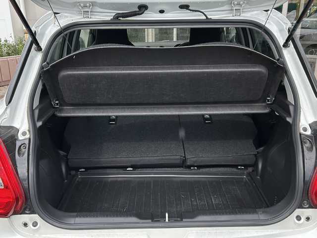 スズキ スイフト スポーツ セーフティPKG 静岡県 2018(平30)年 3.5万km ピュアホワイトP 社外ナビ(カロッツェリア)/・CD/DVD/・FM/AM/・USB/・AUX/・Bluetooth/主要装備/・ドライブレコーダー/・バックカメラ/・横滑り防止装置/・衝突被害軽減システム/(デュアルセンサーブレーキサポート)/・レーンキープアシスト/・パドルシフト/・サイドカーテンエアバッグ/・運転席シートヒーター/・社外フロアマット(モンスタースポーツ)/・スマートキー