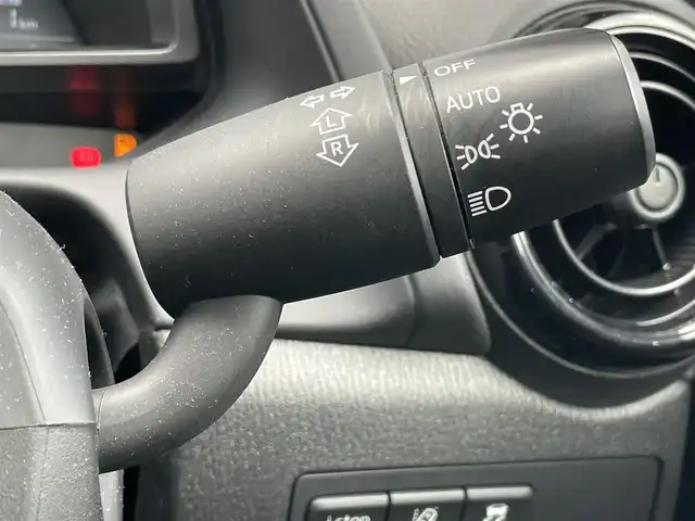 マツダ マツダ２ 15S スマートエディション 千葉県 2021(令3)年 2.9万km ディープクリムゾンマイカ 純正ナビ　/ＣＤ/ＤＶＤ/Ｂｌｕｅｔｏｏｔｈ/ＵＳＢ/フルセグＴＶ　/全周囲カメラ　/ＥＴＣ　/スマートキー　　　/オートライト　/ステリングスイッチ/ブラインドスポットモニター/オートミラー　/MTモード付AT/純正フロアマット