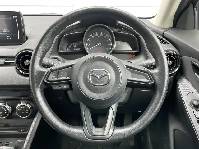 マツダ マツダ２ 15S スマートエディション 千葉県 2021(令3)年 2.9万km ディープクリムゾンマイカ 純正ナビ　/ＣＤ/ＤＶＤ/Ｂｌｕｅｔｏｏｔｈ/ＵＳＢ/フルセグＴＶ　/全周囲カメラ　/ＥＴＣ　/スマートキー　　　/オートライト　/ステリングスイッチ/ブラインドスポットモニター/オートミラー　/MTモード付AT/純正フロアマット