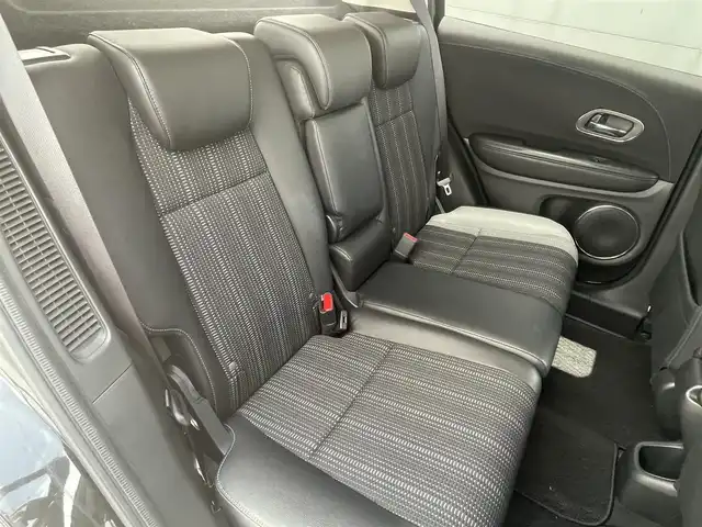 ホンダ ヴェゼル ハイブリッド Z 千葉県 2015(平27)年 12万km クリスタルブラックパール (株)IDOMが運営する【じしゃロン八千代店】の自社ローン専用車両になります。/こちらは現金またはオートローンご利用時の価格です。自社ローンご希望の方は別途その旨お申付け下さい/Bluetoothオーディオ対応ナビ/フルセグTV対応/ETC/バックカメラ/衝突軽減ブレーキ