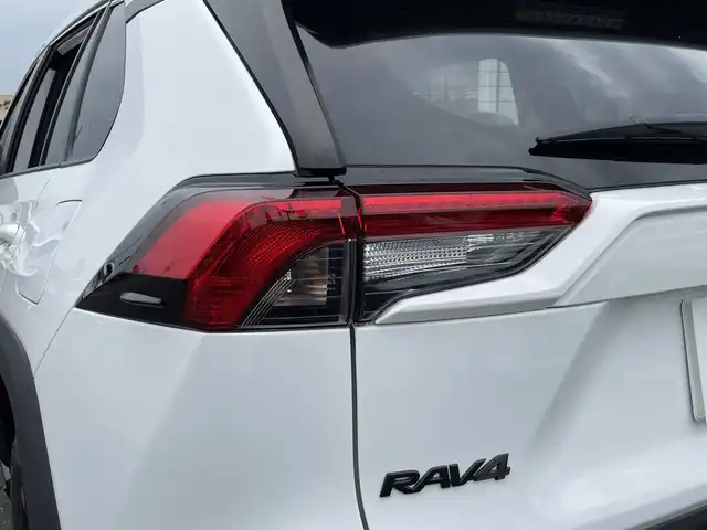 トヨタ ＲＡＶ４ アドベンチャー オフロードPKG 茨城県 2021(令3)年 1.9万km スーパーホワイトⅡ 純正ナビ/【AM・FM・USB・BT・TV】/ルーフレール/ダウンヒルアシストコントロール/パワーシート/シートヒーター/エアシート/ステアリングヒーター/ワイヤレス充電/BSM/レーダークルコン/ETC2.0/全方位カメラ/前後コーナーセンサー/純正アルミホイール/社外フロアマット/オートライト/オートハイビーム/Fフォグ/LEDライト