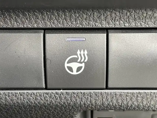 トヨタ ＲＡＶ４ アドベンチャー オフロードPKG 茨城県 2021(令3)年 1.9万km スーパーホワイトⅡ 純正ナビ/【AM・FM・USB・BT・TV】/ルーフレール/ダウンヒルアシストコントロール/パワーシート/シートヒーター/エアシート/ステアリングヒーター/ワイヤレス充電/BSM/レーダークルコン/ETC2.0/全方位カメラ/前後コーナーセンサー/純正アルミホイール/社外フロアマット/オートライト/オートハイビーム/Fフォグ/LEDライト