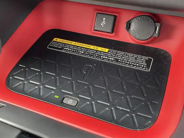 トヨタ ＲＡＶ４ アドベンチャー オフロードPKG 茨城県 2021(令3)年 1.9万km スーパーホワイトⅡ 純正ナビ/【AM・FM・USB・BT・TV】/ルーフレール/ダウンヒルアシストコントロール/パワーシート/シートヒーター/エアシート/ステアリングヒーター/ワイヤレス充電/BSM/レーダークルコン/ETC2.0/全方位カメラ/前後コーナーセンサー/純正アルミホイール/社外フロアマット/オートライト/オートハイビーム/Fフォグ/LEDライト