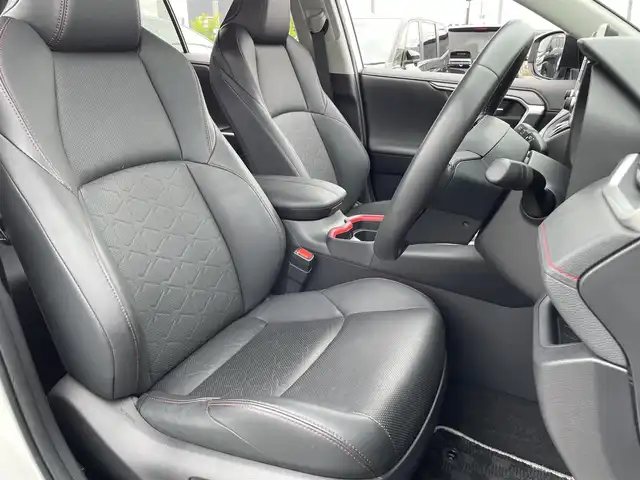 トヨタ ＲＡＶ４ アドベンチャー オフロードPKG 茨城県 2021(令3)年 1.9万km スーパーホワイトⅡ 純正ナビ/【AM・FM・USB・BT・TV】/ルーフレール/ダウンヒルアシストコントロール/パワーシート/シートヒーター/エアシート/ステアリングヒーター/ワイヤレス充電/BSM/レーダークルコン/ETC2.0/全方位カメラ/前後コーナーセンサー/純正アルミホイール/社外フロアマット/オートライト/オートハイビーム/Fフォグ/LEDライト