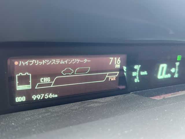 トヨタ プリウス L 沖縄県 2014(平26)年 10万km ブラック 禁煙車　/純正ナビ　ワンセグＴＶ　Ｂｌｕｅｔｏｏｔｈ　/バックカメラ　/オートライト　/ビルトインＥＴＣ　/ステアリングスイッチ　/ウインカードアミラー　/横滑り防止装置　/スマートキー