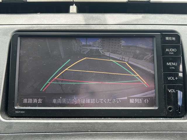 トヨタ プリウス L 沖縄県 2014(平26)年 10万km ブラック 禁煙車　/純正ナビ　ワンセグＴＶ　Ｂｌｕｅｔｏｏｔｈ　/バックカメラ　/オートライト　/ビルトインＥＴＣ　/ステアリングスイッチ　/ウインカードアミラー　/横滑り防止装置　/スマートキー