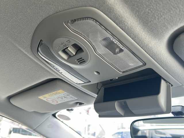 トヨタ プリウス L 沖縄県 2014(平26)年 10万km ブラック 禁煙車　/純正ナビ　ワンセグＴＶ　Ｂｌｕｅｔｏｏｔｈ　/バックカメラ　/オートライト　/ビルトインＥＴＣ　/ステアリングスイッチ　/ウインカードアミラー　/横滑り防止装置　/スマートキー