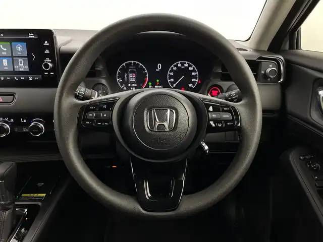 ホンダ ヴェゼル G 新潟県 2023(令5)年 0.4万km プラチナホワイトパール ４WD/ワンオーナー/禁煙車/ホンダセンシング/ホンダコネクトディスプレイ/　　AM/FM/フルセグ/applecarplay/androidauto/バックモニター/アダプティブクルーズコントロール/LEDオートライト/前席シートヒーター/純正16インチアルミホイール付/アイドリングストップ/ステアリングスイッチ/電動パーキングブレーキ/オートブレーキホールド/置くだけ充電/USBポート/ダウンヒルアシストコントロール/スペアキー/スマートキー/ETC2.0