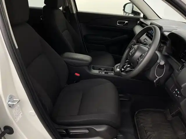ホンダ ヴェゼル G 新潟県 2023(令5)年 0.4万km プラチナホワイトパール ４WD/ワンオーナー/禁煙車/ホンダセンシング/ホンダコネクトディスプレイ/　　AM/FM/フルセグ/applecarplay/androidauto/バックモニター/アダプティブクルーズコントロール/LEDオートライト/前席シートヒーター/純正16インチアルミホイール付/アイドリングストップ/ステアリングスイッチ/電動パーキングブレーキ/オートブレーキホールド/置くだけ充電/USBポート/ダウンヒルアシストコントロール/スペアキー/スマートキー/ETC2.0
