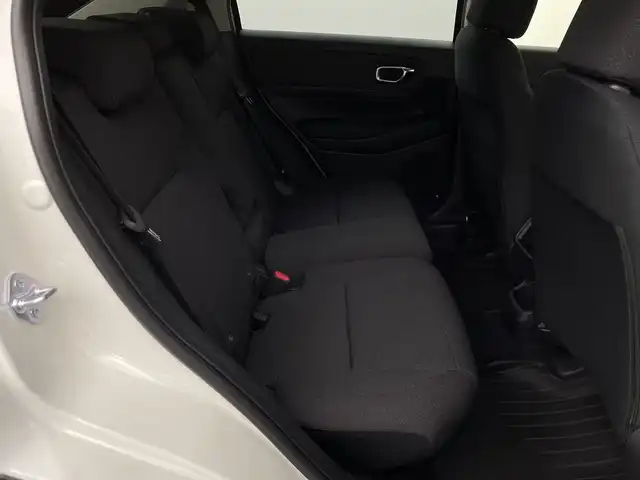 ホンダ ヴェゼル G 新潟県 2023(令5)年 0.4万km プラチナホワイトパール ４WD/ワンオーナー/禁煙車/ホンダセンシング/ホンダコネクトディスプレイ/　　AM/FM/フルセグ/applecarplay/androidauto/バックモニター/アダプティブクルーズコントロール/LEDオートライト/前席シートヒーター/純正16インチアルミホイール付/アイドリングストップ/ステアリングスイッチ/電動パーキングブレーキ/オートブレーキホールド/置くだけ充電/USBポート/ダウンヒルアシストコントロール/スペアキー/スマートキー/ETC2.0