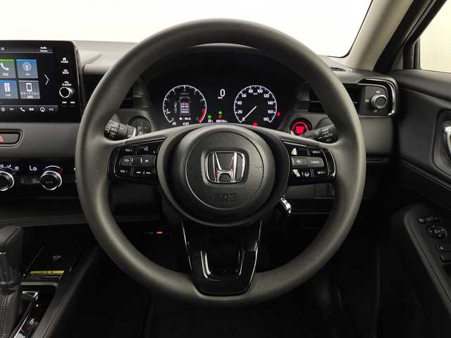ホンダ ヴェゼル G 新潟県 2023(令5)年 0.4万km プラチナホワイトパール ４WD/ワンオーナー/禁煙車/ホンダセンシング/ホンダコネクトディスプレイ/　　AM/FM/フルセグ/applecarplay/androidauto/バックモニター/アダプティブクルーズコントロール/LEDオートライト/前席シートヒーター/純正16インチアルミホイール付/アイドリングストップ/ステアリングスイッチ/電動パーキングブレーキ/オートブレーキホールド/置くだけ充電/USBポート/ダウンヒルアシストコントロール/スペアキー/スマートキー/ETC2.0