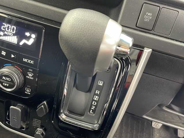 ダイハツ アトレー ワゴン カスタムターボRS LTD SAⅢ 岐阜県 2017(平29)年 10.6万km ホワイト 社外7型ナビ(CN-RE05WD)/AM FM /SD/USB/iPod/Memory music /CD/スマートアシストIII/衝突回避支援ブレーキ/車線逸脱警報/誤発信抑制制御機能/オートハイビーム/横滑り防止装置/ヘッドライトレベライザー/片側パワースライドドア/ドアバイザー/電動格納ミラー