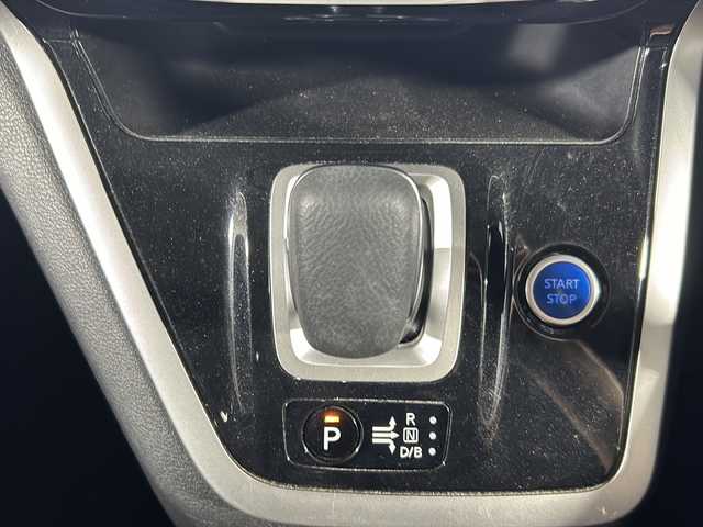 日産 セレナ e－パワー ハイウェイスター V 沖縄県 2018(平30)年 6.4万km ブリリアントホワイトパール 県外仕入/禁煙車/純正9インチナビ（MM517D-L）/　フルセグ　DVD再生　CD　Bluetooth /純正フリップダウンモニター/アラウンドビューモニター/両側パワースライドドア/純正ドライブレコーダー（DJ4-D）/クルーズコントロール/ステアリングヒーター/前席シートヒーター/シートバックテーブル/コーナーセンサー/ビルトインETC/LEDヘッドライト