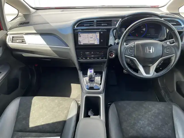 ホンダ シャトル ハイブリッド X スタイルエディション 熊本県 2016(平28)年 6.1万km ミラノレッド 純正ナビ/・AM/FM/CD/DVD/BT/SD/・フルセグTV/・バックカメラ/・HDMI/あんしんパッケージ/・シティブレーキアクティブシステム/・サイドカーテンエアバッグシステム/・前席用i-サイドエアバッグシステム/革巻きステアリング/・ステアリングスイッチ/・クルーズコントロール/・パドルシフト/走行モード（Sモード）/電動格納ミラー/ウィンカーミラー/社外アルミホイール（ジョーカー）/フォグライト/社外ドライブレコーダー（前後）