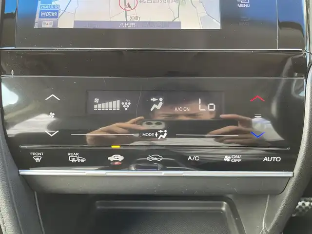 ホンダ シャトル ハイブリッド X スタイルエディション 熊本県 2016(平28)年 6.1万km ミラノレッド 純正ナビ/・AM/FM/CD/DVD/BT/SD/・フルセグTV/・バックカメラ/・HDMI/あんしんパッケージ/・シティブレーキアクティブシステム/・サイドカーテンエアバッグシステム/・前席用i-サイドエアバッグシステム/革巻きステアリング/・ステアリングスイッチ/・クルーズコントロール/・パドルシフト/走行モード（Sモード）/電動格納ミラー/ウィンカーミラー/社外アルミホイール（ジョーカー）/フォグライト/社外ドライブレコーダー（前後）