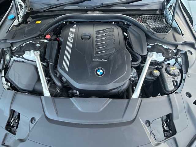 ＢＭＷ ７４０ｉ Mスポーツ 千葉県 2020(令2)年 3.5万km ミネラルホワイト 純正ナビ/フルセグテレビ/Bluetooth/USB接続/AppelCarPlay/パノラミックビューモニター/トップ・サイドビューカメラ/純正ドライブレコーダー/パワーバックドア/アダプティブクルーズコントロール/運転席・助手席シートヒーター/エアシート/運転席・助手席メモリー付きパワーシート/前後コーナーセンサー/アダプティブヘッドライト/ヘッドアップディスプレイ/電動格納ウィンカーミラー/オートライト/LEDヘッドライト/パーク・ディスタンス・コントロール/プッシュスタート/スマートキー/W・サイドエアバッグ/純正アルミホイール/保証書