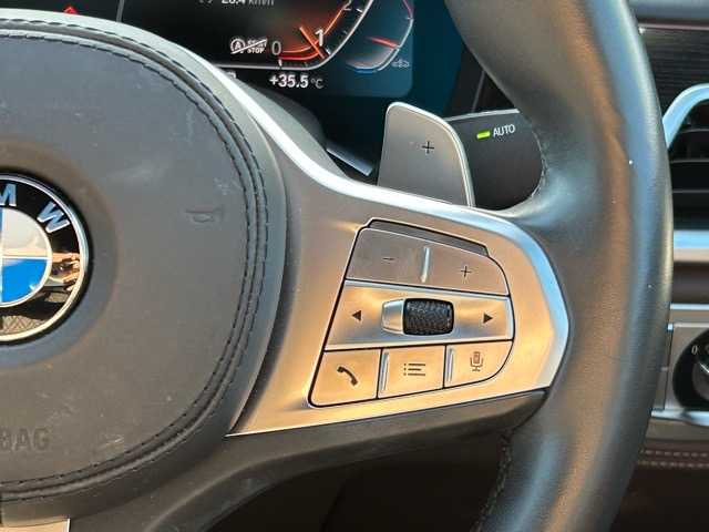 ＢＭＷ ７４０ｉ Mスポーツ 千葉県 2020(令2)年 3.5万km ミネラルホワイト 純正ナビ/フルセグテレビ/Bluetooth/USB接続/AppelCarPlay/パノラミックビューモニター/トップ・サイドビューカメラ/純正ドライブレコーダー/パワーバックドア/アダプティブクルーズコントロール/運転席・助手席シートヒーター/エアシート/運転席・助手席メモリー付きパワーシート/前後コーナーセンサー/アダプティブヘッドライト/ヘッドアップディスプレイ/電動格納ウィンカーミラー/オートライト/LEDヘッドライト/パーク・ディスタンス・コントロール/プッシュスタート/スマートキー/W・サイドエアバッグ/純正アルミホイール/保証書